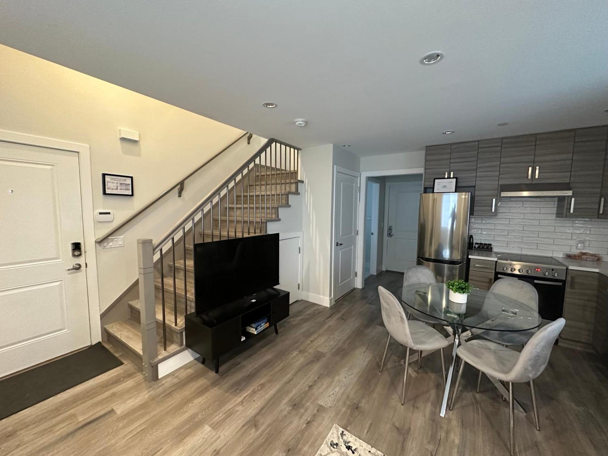 Bright And Cozy Modern Home In Vancouver - Central To Yvr-Downtown - Free Private Parking Экстерьер фото