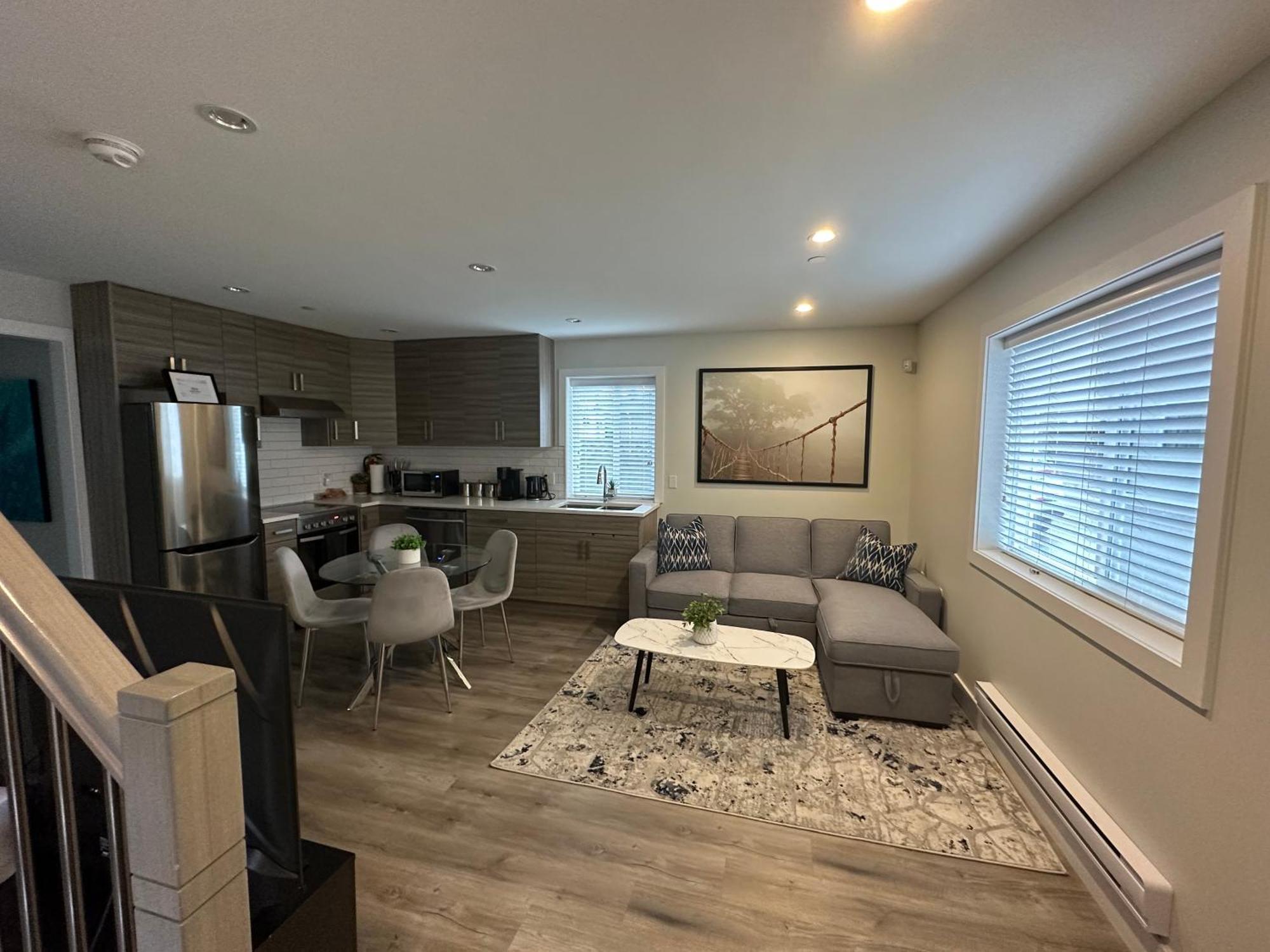 Bright And Cozy Modern Home In Vancouver - Central To Yvr-Downtown - Free Private Parking Экстерьер фото