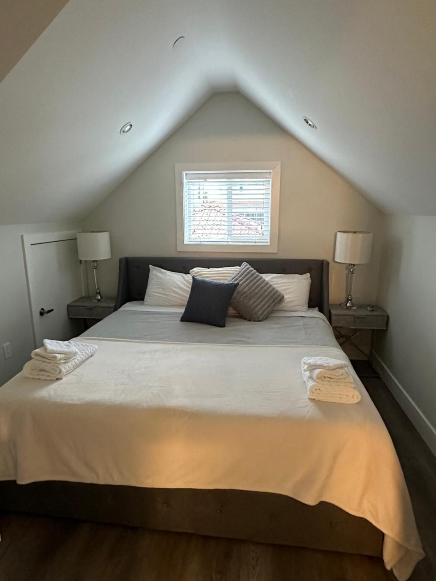 Bright And Cozy Modern Home In Vancouver - Central To Yvr-Downtown - Free Private Parking Экстерьер фото