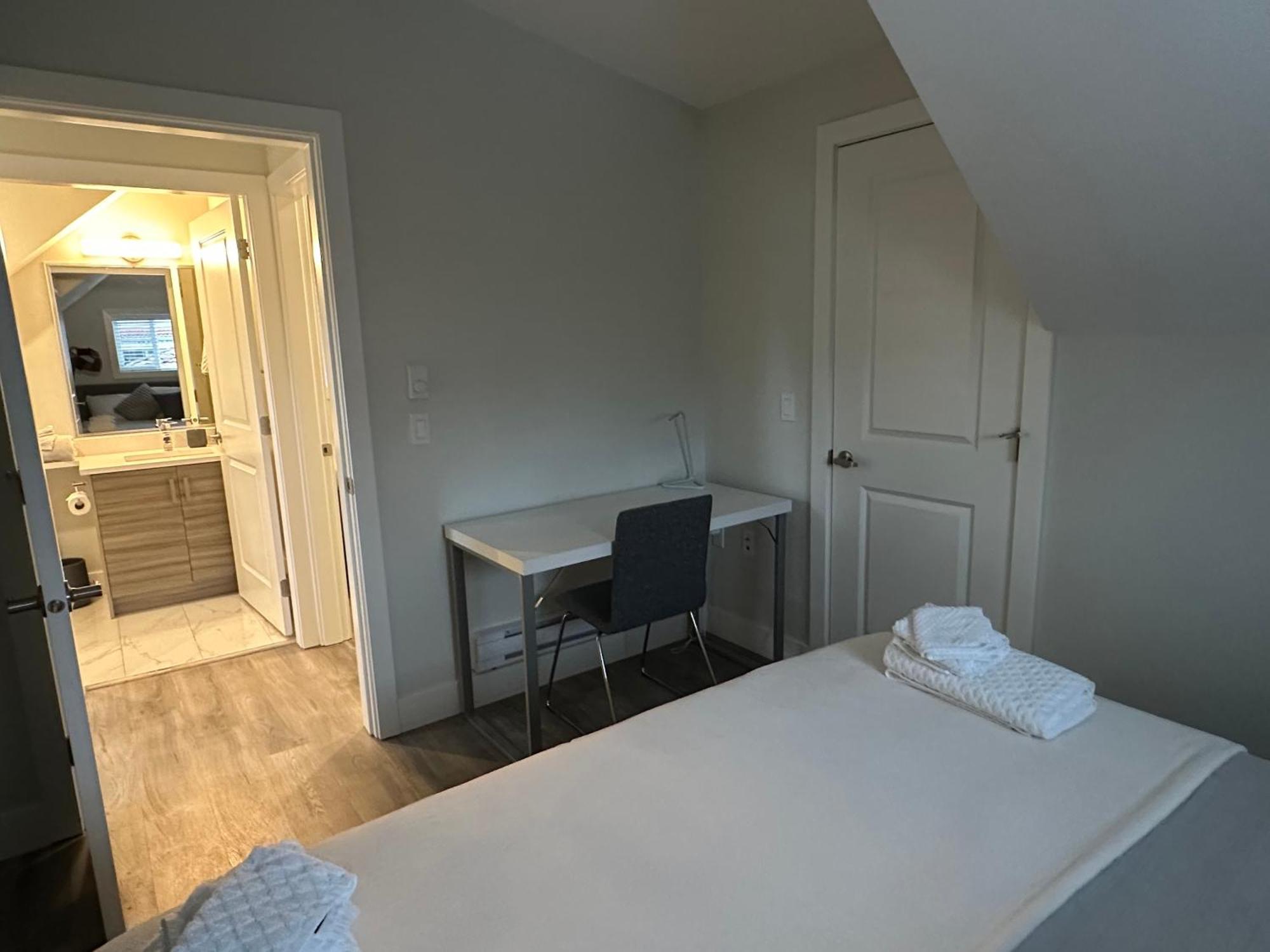 Bright And Cozy Modern Home In Vancouver - Central To Yvr-Downtown - Free Private Parking Экстерьер фото